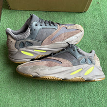 Load image into Gallery viewer, Adidas Yeezy Mauve Size 11
