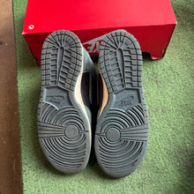 Load image into Gallery viewer, Nike Faded Spruce High Dunks Size 7.5
