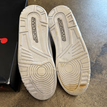 Load image into Gallery viewer, Jordan Pure Money 3s Size 10
