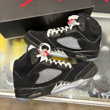Load image into Gallery viewer, Jordan Reimagined Metallic 5s Size 11

