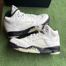 Load image into Gallery viewer, Jordan Reverse Metallic 5s Size 6Y

