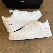 Load image into Gallery viewer, Nike Supreme Air Force 1s Size 11
