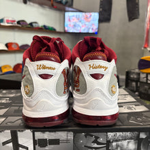 Load image into Gallery viewer, Nike LeBron MVP 7s Size 10

