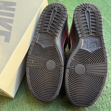 Load image into Gallery viewer, Nike SB Limousine Skateboards Low Dunks Size 10.5
