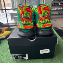 Load image into Gallery viewer, Nike Ky-D Weatherman 7s Size 13
