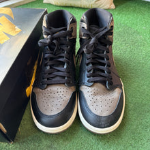 Load image into Gallery viewer, Jordan Palomino 1s Size 9.5
