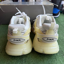 Load image into Gallery viewer, Balenciaga Tracks Size 41
