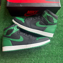 Load image into Gallery viewer, Jordan Pine Green 1s Size 10.5
