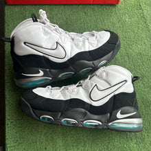 Load image into Gallery viewer, Nike White Teal Air Max Uptempo 95s Size 12
