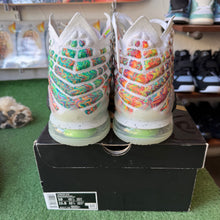 Load image into Gallery viewer, Nike LeBron Air Command Force 17s Size 10

