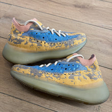 Load image into Gallery viewer, Yeezy Blue Oat 380s Size 6
