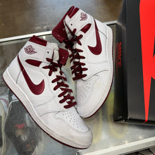 Load image into Gallery viewer, Jordan Metallic Burgundy 85 1s Size 11
