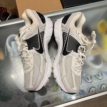 Load image into Gallery viewer, Nike Zoom Vomero 5s Size 12.5
