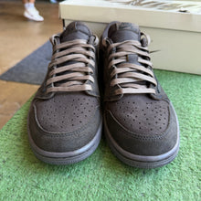 Load image into Gallery viewer, Jordan Travis Scott Velvet Brown Low 1s Size 8
