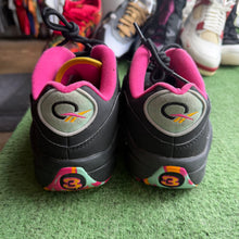 Load image into Gallery viewer, Reebok Low Questions Size 11
