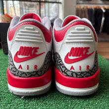 Load image into Gallery viewer, Jordan Fire Red 3s Size 8
