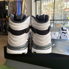 Load image into Gallery viewer, Jordan Bugs Bunny 8s Size 10.5
