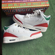 Load image into Gallery viewer, Jordan El Vuelo 3s Size 8
