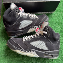 Load image into Gallery viewer, Jordan Reimagined Metallic 5s Size 7.5
