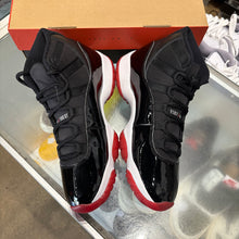 Load image into Gallery viewer, Jordan Bred 11s Size 11
