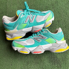 Load image into Gallery viewer, New Balance 9060s Size 7
