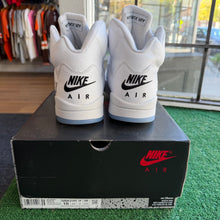 Load image into Gallery viewer, Jordan White Metallic 5s Size 10
