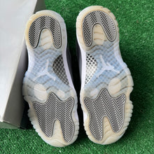 Load image into Gallery viewer, Jordan Cool Grey 11s Size 10
