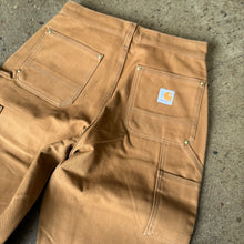 Load image into Gallery viewer, Vintage Carhartt Pants Size 30 x 32
