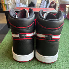 Load image into Gallery viewer, Jordan Bloodline 1s Size 8
