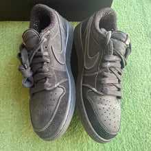 Load image into Gallery viewer, Jordan Travis Scott Phantom Low 1s Size 10

