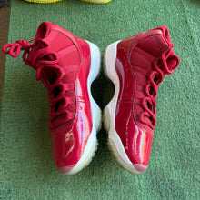 Load image into Gallery viewer, Jordan Win Like 96s Size 9
