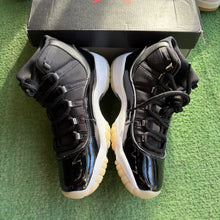 Load image into Gallery viewer, Jordan Jubilee 11s Size 6Y
