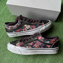 Load image into Gallery viewer, Vans Floral Rivets Old Skool 36s Size 11
