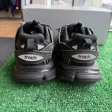 Load image into Gallery viewer, Balenciaga Tracks Size 37
