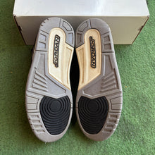 Load image into Gallery viewer, Jordan Off Noir 3s Size 10W/8.5M
