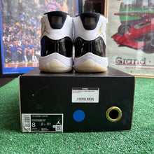 Load image into Gallery viewer, Jordan Gratitude 11s Size 8
