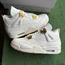 Load image into Gallery viewer, Jordan Metallic Gold 4s Size 8.5W/7M
