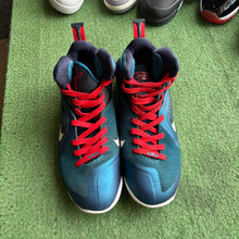 Load image into Gallery viewer, Nike LeBron Swingman 9s Size 11
