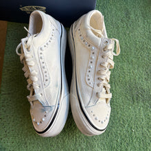 Load image into Gallery viewer, Vans Pearlized Marshmallow Old Skool 36s Size 8
