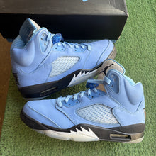 Load image into Gallery viewer, Jordan UNC 5s Size 9
