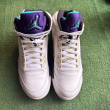 Load image into Gallery viewer, Jordan Grape 5s Size 8.5
