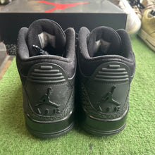 Load image into Gallery viewer, Jordan Black Cat 3s Size 11
