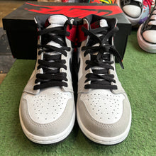 Load image into Gallery viewer, Jordan Smoke Grey 1s Size 8
