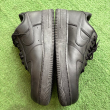 Load image into Gallery viewer, Nike Supreme Air Force 1s Size 8.5
