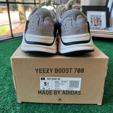 Load image into Gallery viewer, Yeezy Wave Runner 700s Size 5.5
