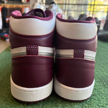 Load image into Gallery viewer, Jordan Bordeaux 1s Size 10
