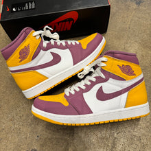 Load image into Gallery viewer, Jordan Brotherhood 1s Size 8
