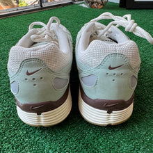 Load image into Gallery viewer, Nike P-6000s Size 12
