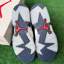 Load image into Gallery viewer, Jordan Olympic 6s Size 4Y
