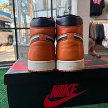 Load image into Gallery viewer, Jordan 2015 Shattered Backboards Size 12
